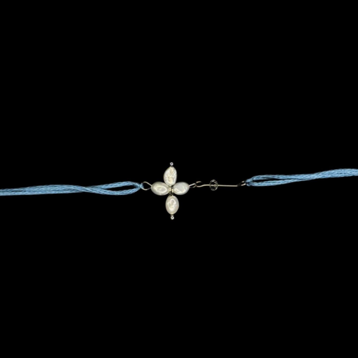 Pearl clover Rakhi