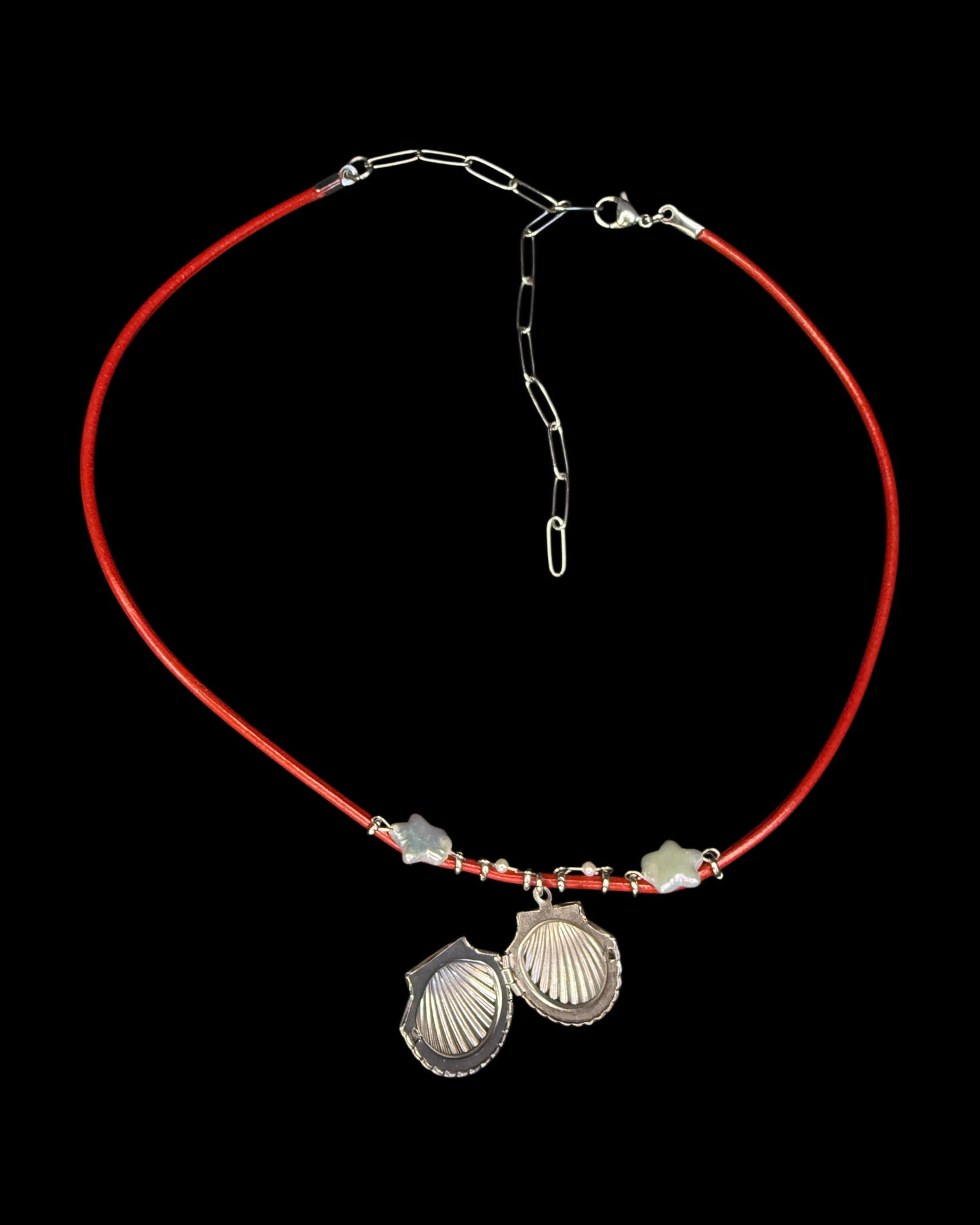 She shore shells choker