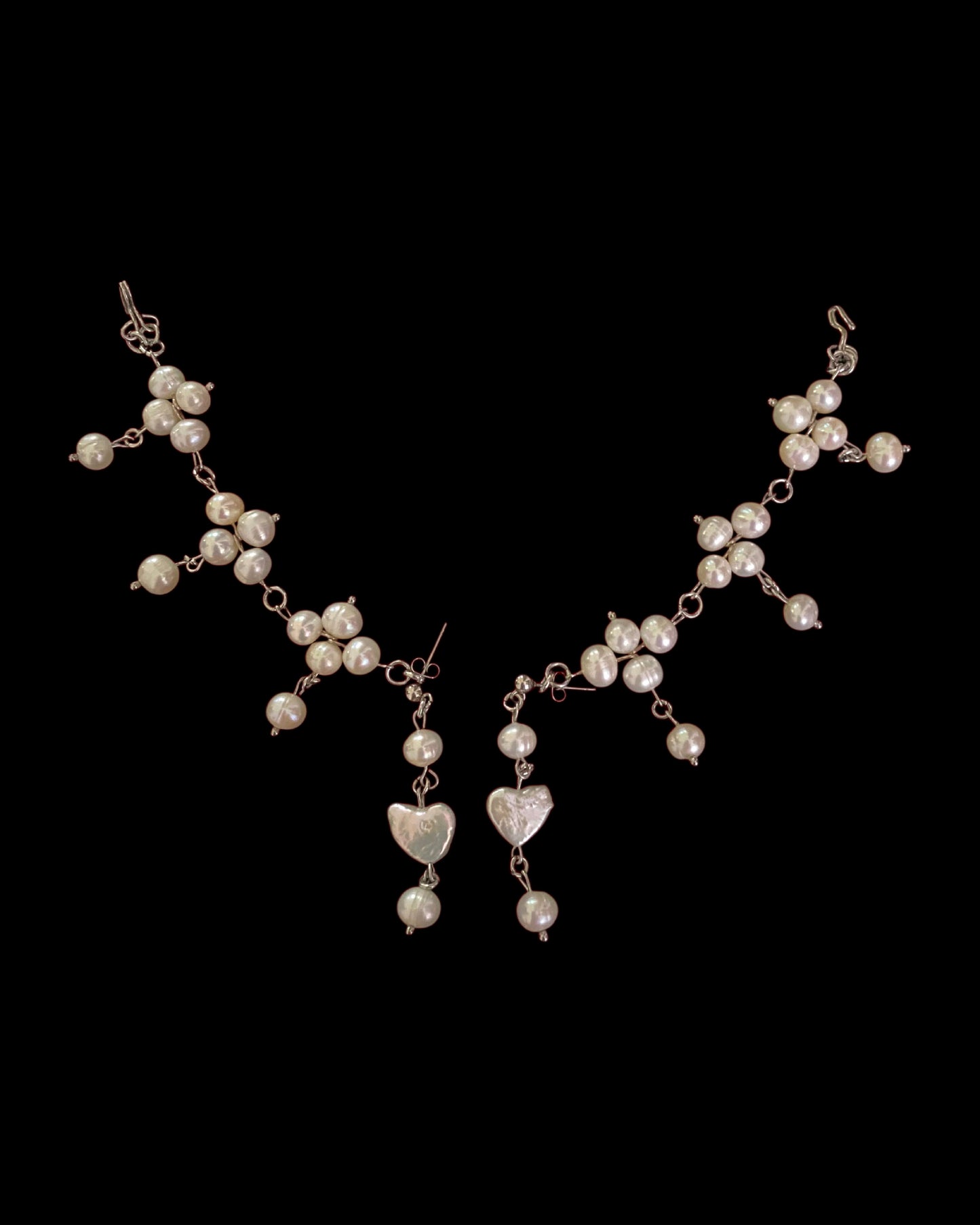 Clover pearl matil {ear chain}  does not include the earring :)