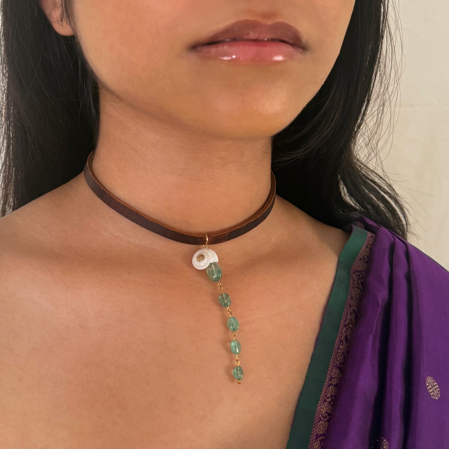 Turbo emerald on leather choker