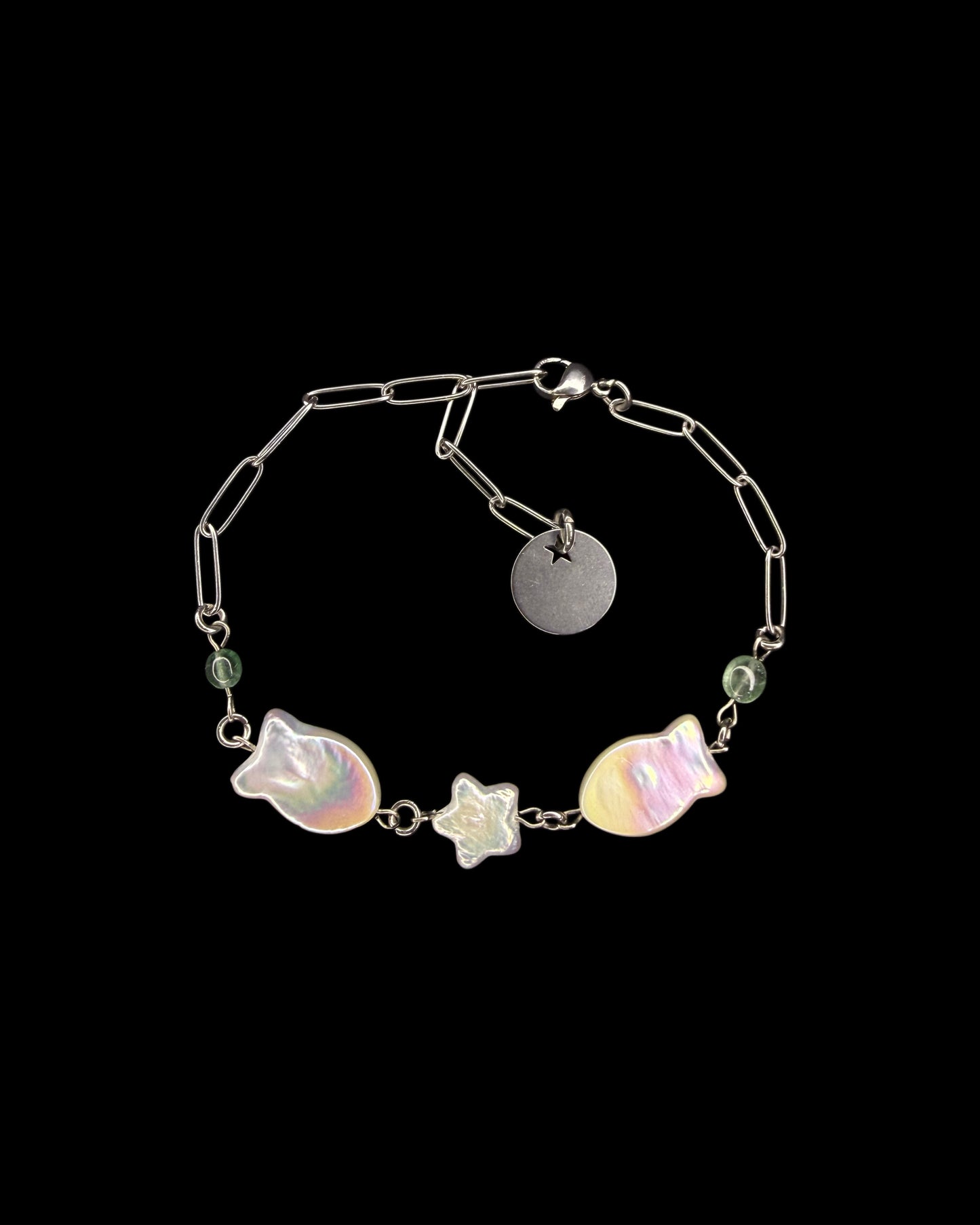White kissing bracelet