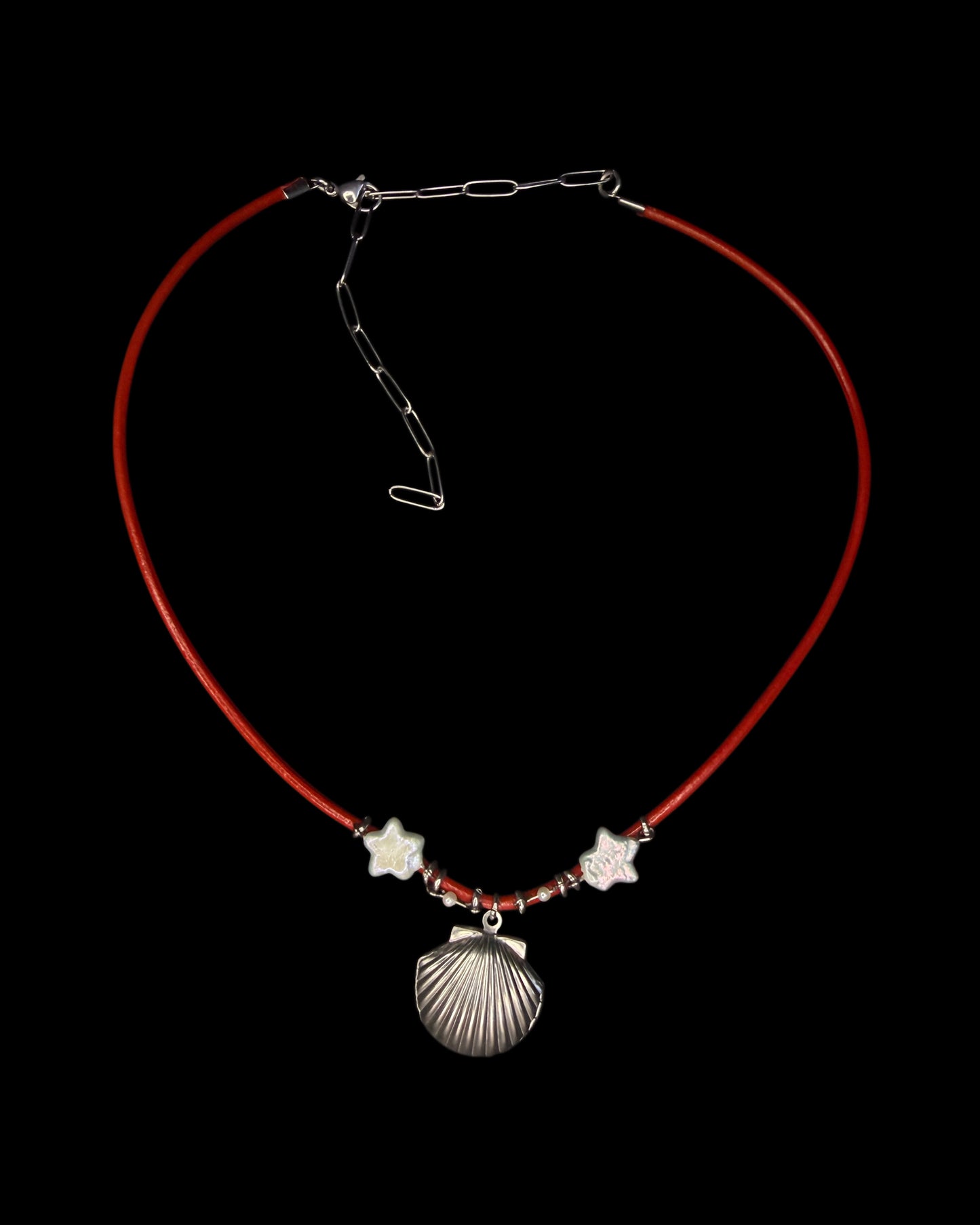 She shore shells choker