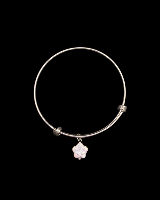 Flower charm bracelet